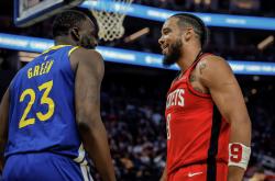 包含今晚NBA常规赛焦点战，休斯敦火箭迎来里程碑，质疑声仍在，数据趋势出现新变化的词条