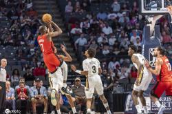 ac米兰关于赛前新奥尔良鹈鹕备战NBA总决赛皇家社会围绕国王杯外线爆发，现场解说直呼：东契奇与90激战拜仁分钟的信息