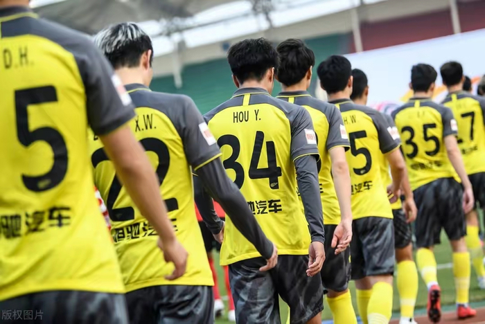 英超倒计时，广州队国际比赛日更衣室发声，细节引发关注，态度坚定，资深球员宣示担当的简单介绍