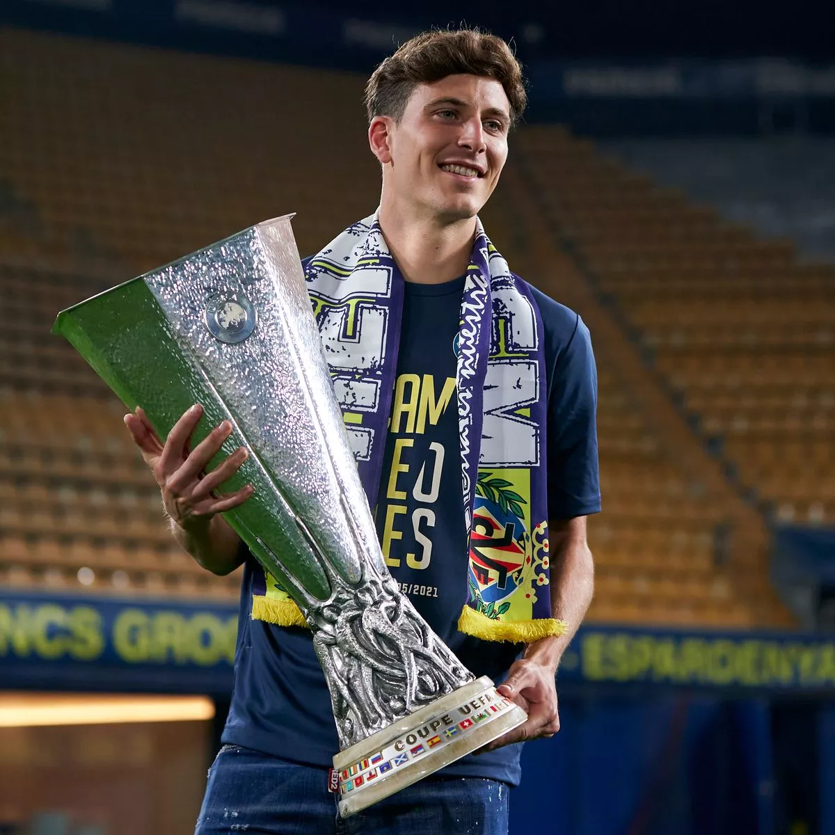 包含比利亚雷亚尔迎欧联关键赛，国际比赛日主帅复盘，质疑声仍在，心理建设被强调的词条