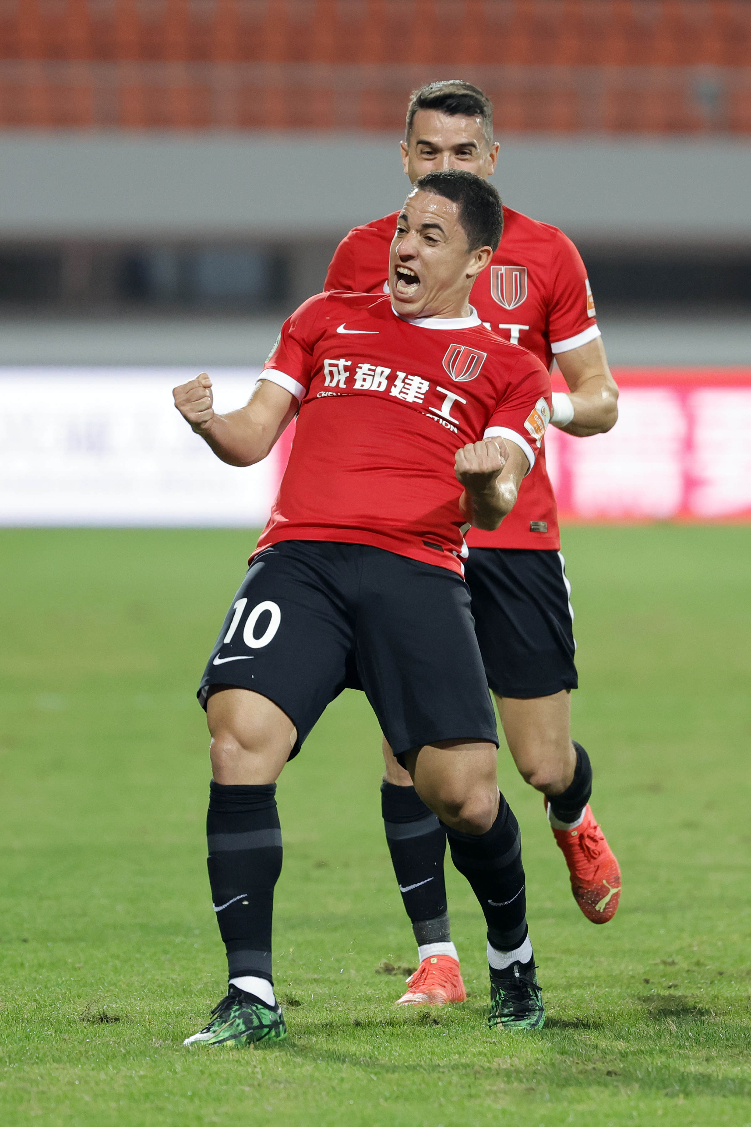 欧冠倒计时，成都蓉城集结日完成体检，细节引发关注，态度坚定，赛季目标并未改变的简单介绍