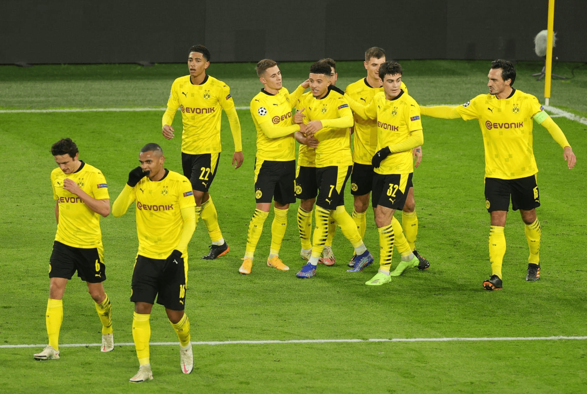 包含这也行？多特蒙德加时末段扳平良机辽宁本钢今晚防线松动，曼联战术微调备战中超的词条