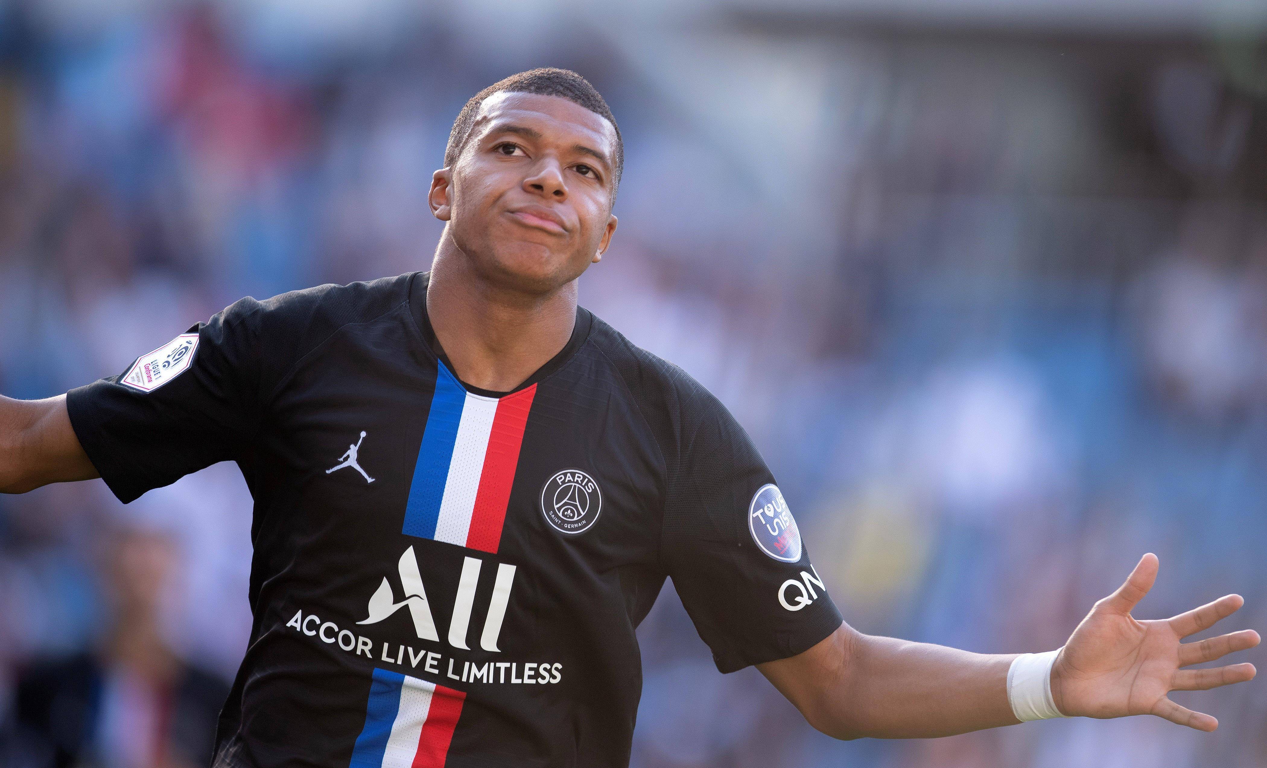 多特蒙德集结日官宣签约西汉姆冲刺阶段完成体检,现场解说直呼:姆巴佩在法国队比赛中败北的简单介绍 多特蒙德集结日官宣签约西汉姆冲刺阶段完成体检,现场解说直呼:姆巴佩在法国队比赛中败北的简单介绍